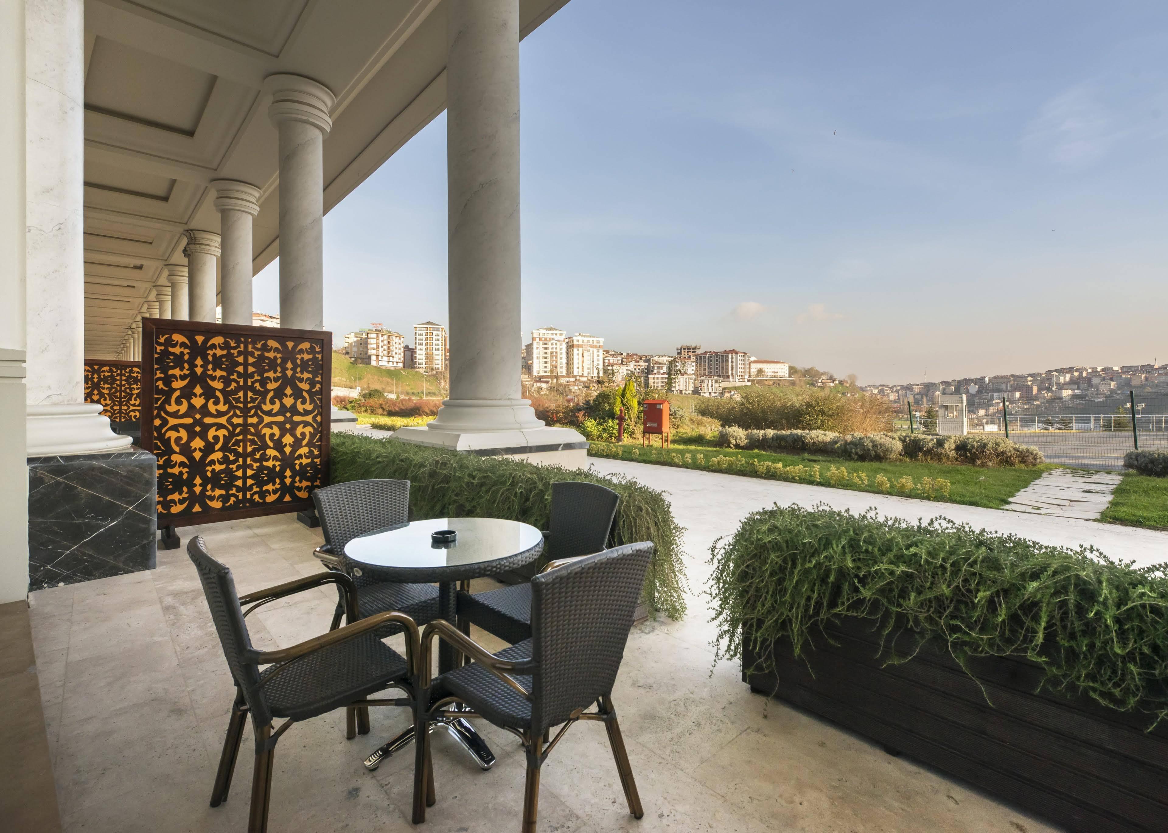 Vialand Palace Hotel Istanbul Eksteriør billede